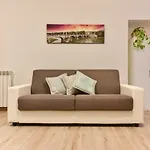 BDC - Coliseum Apartment